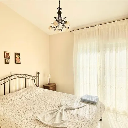 Villa Helios Seafront Rachoni - 3 Bedrooms 7 Guests *