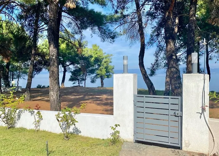 Helios Seafront Rachoni - 3 Bedrooms 7 Guests Villa