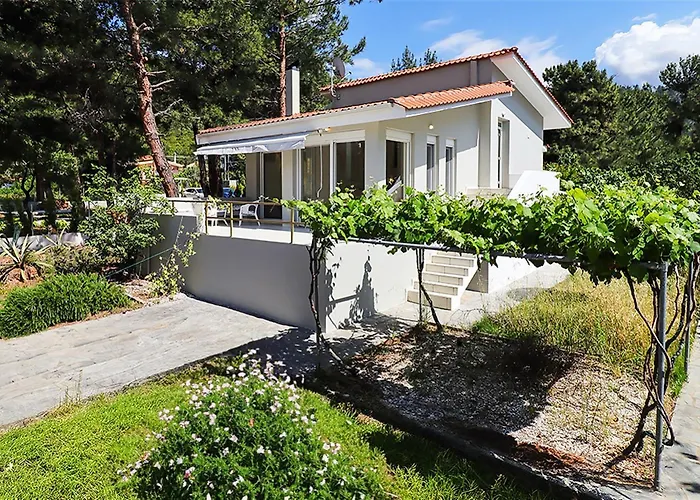 Helios Seafront Rachoni - 3 Bedrooms 7 Guests *