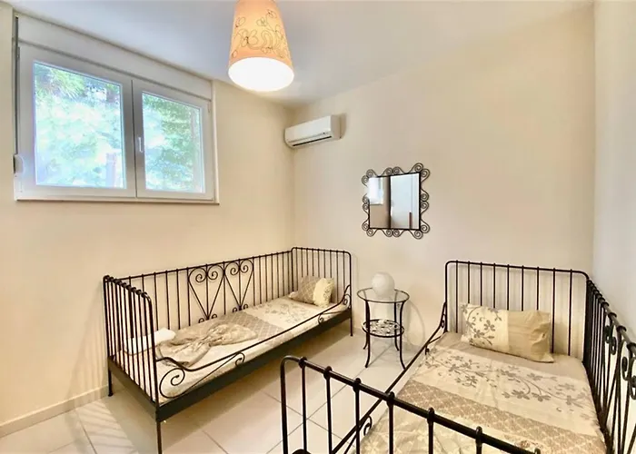 Helios Seafront Rachoni - 3 Bedrooms 7 Guests