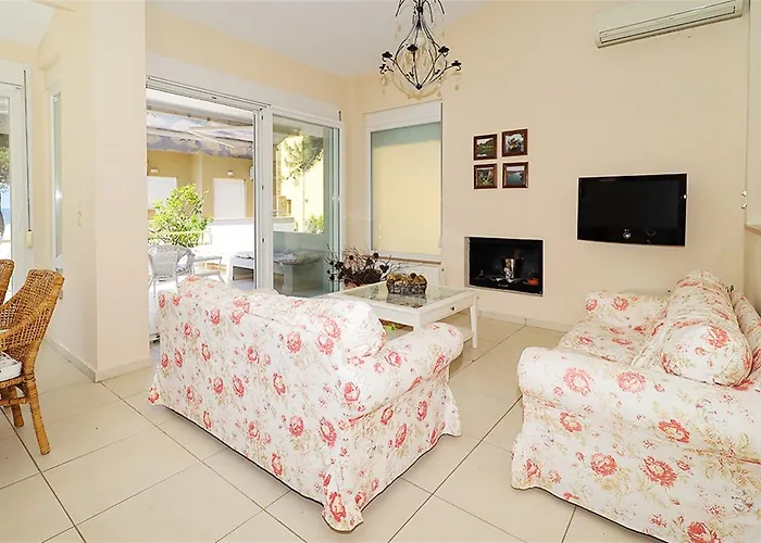 Helios Seafront Rachoni - 3 Bedrooms 7 Guests Villa *