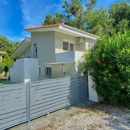 Βίλα Helios Seafront Rachoni - 3 Bedrooms 7 Guests Σκάλα Ραχωνίου