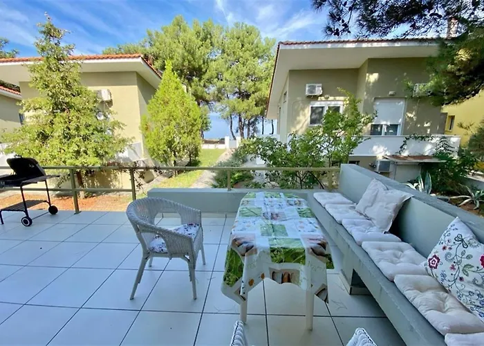 Helios Seafront Rachoni - 3 Bedrooms 7 Guests *