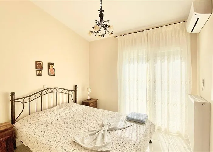 Villa Helios Seafront Rachoni - 3 Bedrooms 7 Guests *